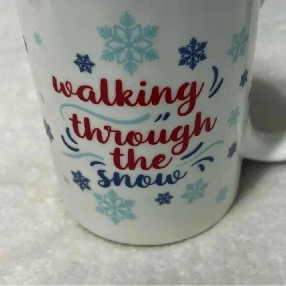 Christmas Wreath Scented Candle Handmade 18 oz White Snowflake Coffee Mug